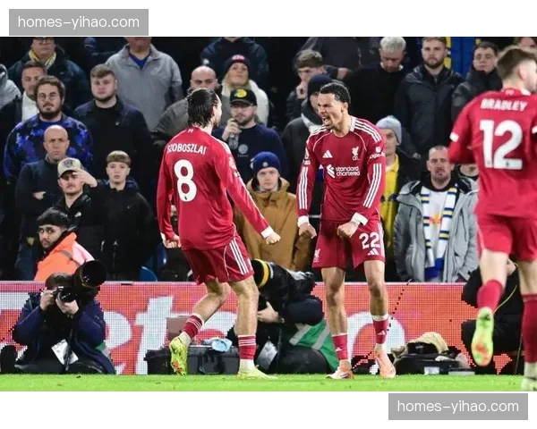 伊萨克伤前4场3球1助攻，禁区内触球次数位列利物浦队内第一